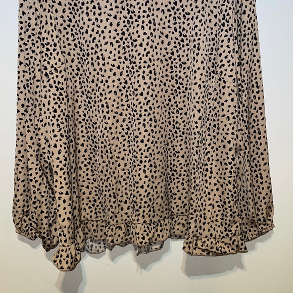 Cheetah Print Long Sleeve Tunic NWOT - Picture 3 of 8
